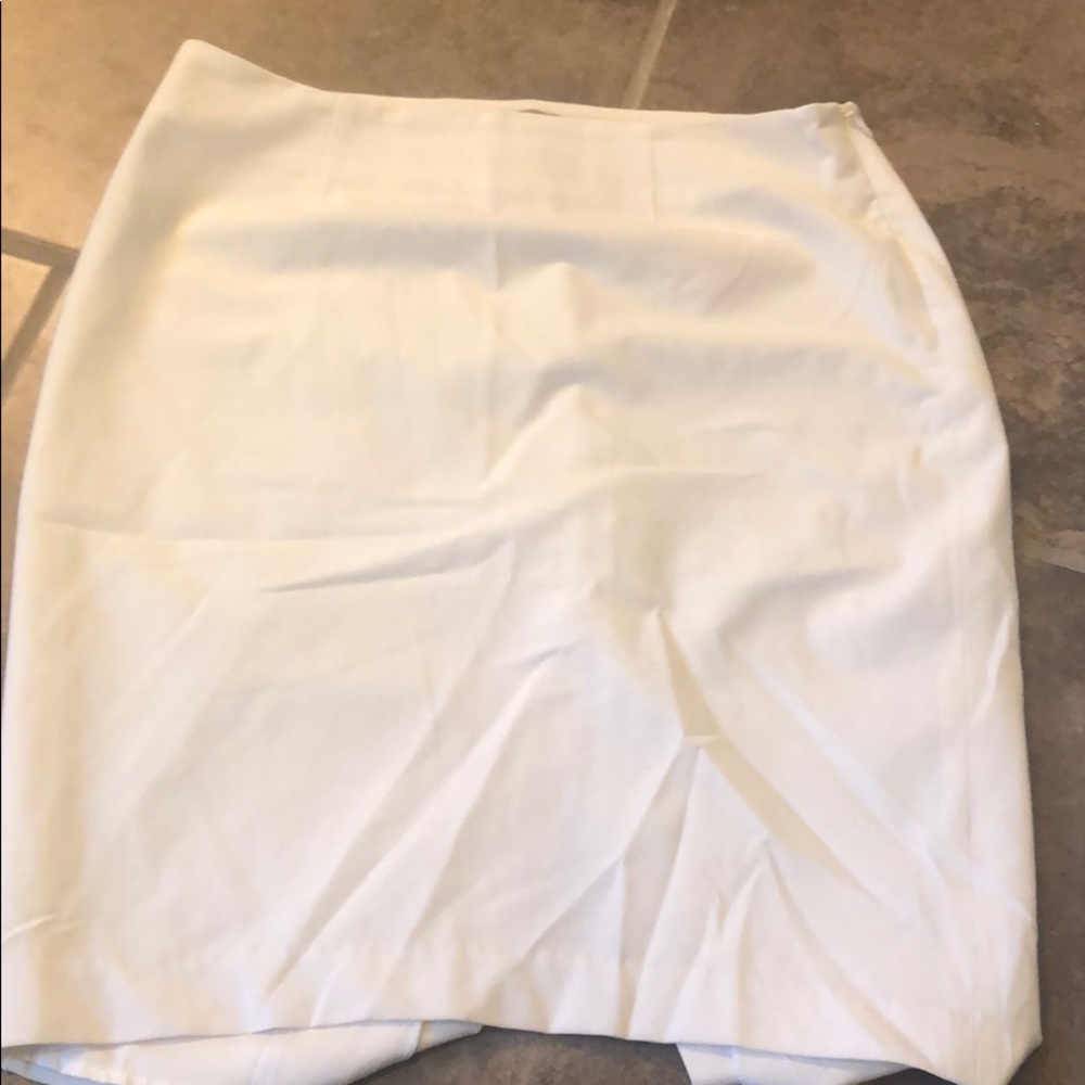 White pencil skirt
